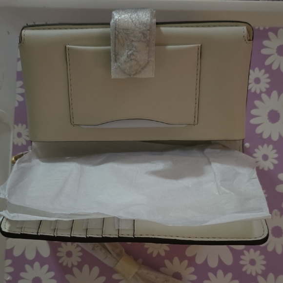 Vera Bradley Cream and Brown Floral Wallet - Picture 6 of 6